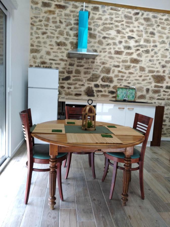 Les Petits Gites Ernée Εξωτερικό φωτογραφία